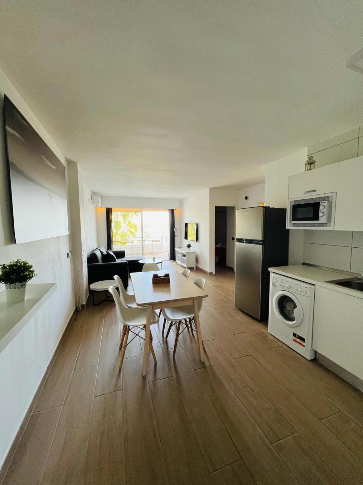 פורט ד'אלקודיה Bright Apartment In Puerto Alcudia מראה חיצוני תמונה